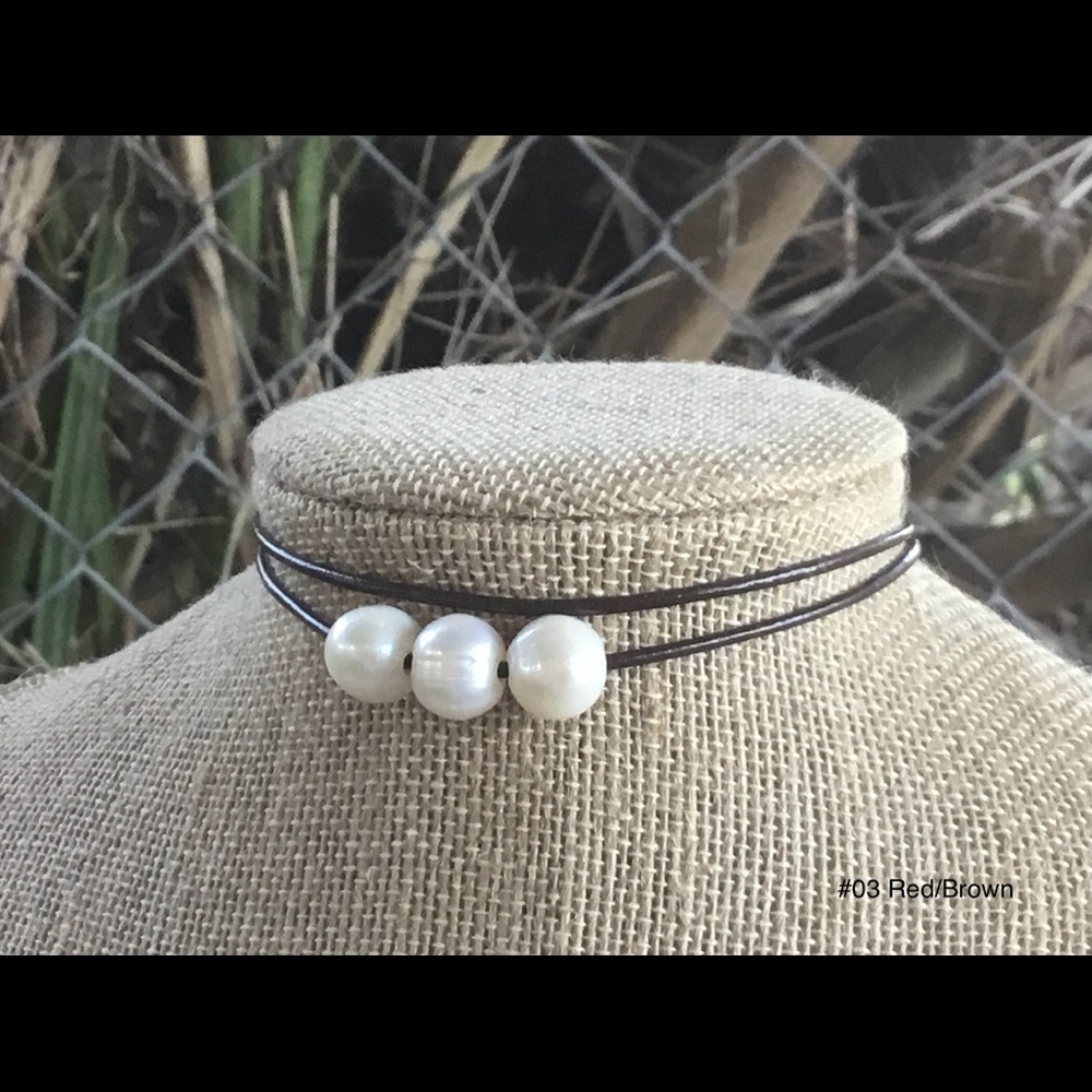 NWOT Double Stranded Triple Pearl Choker